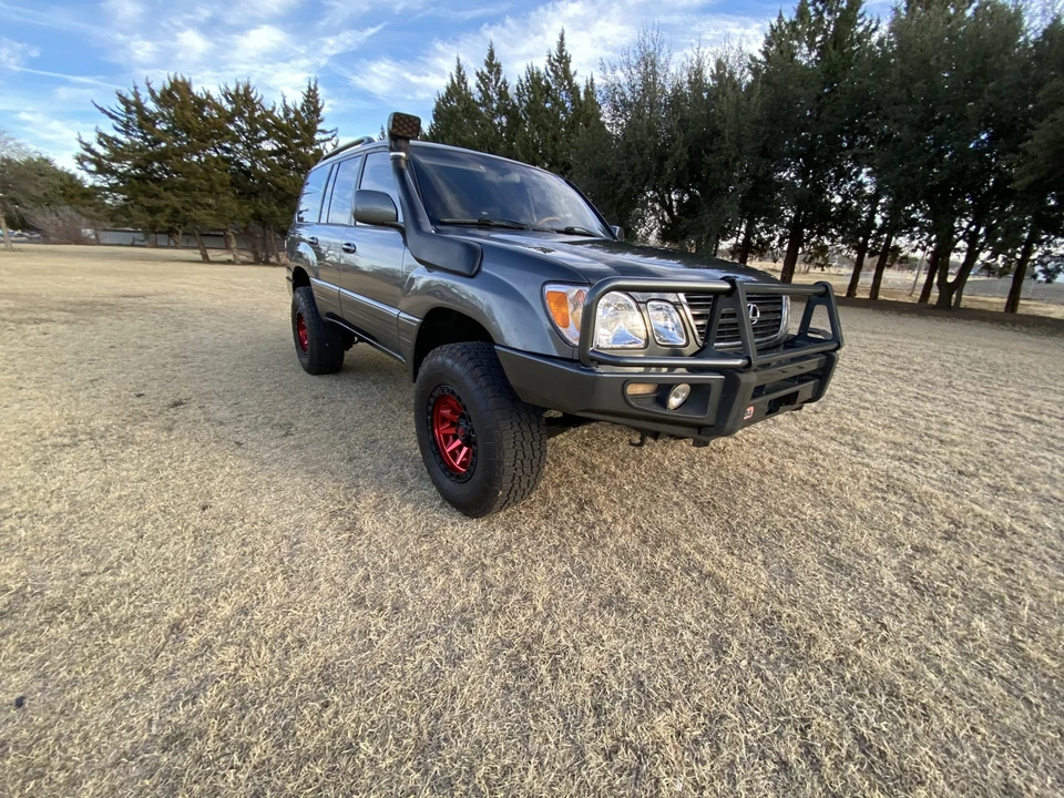 2002 Lexus LX 2nd Gen - Image 5 of 31