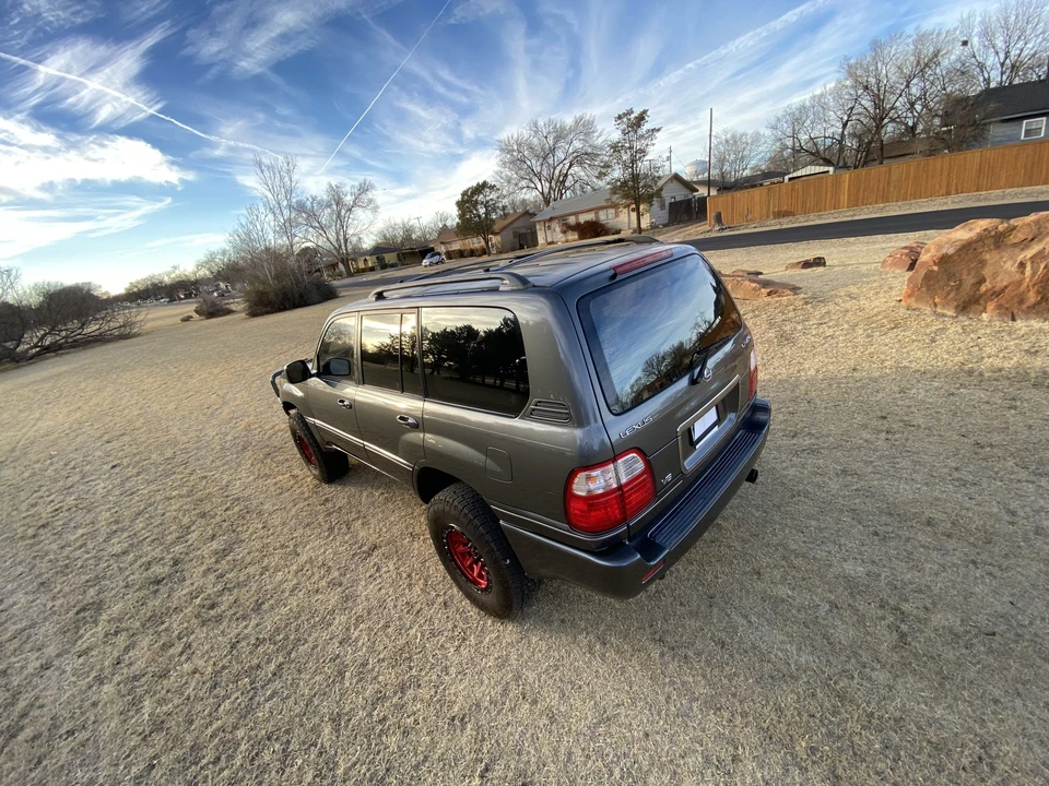 2002 Lexus LX 2nd Gen - Image 13 of 31