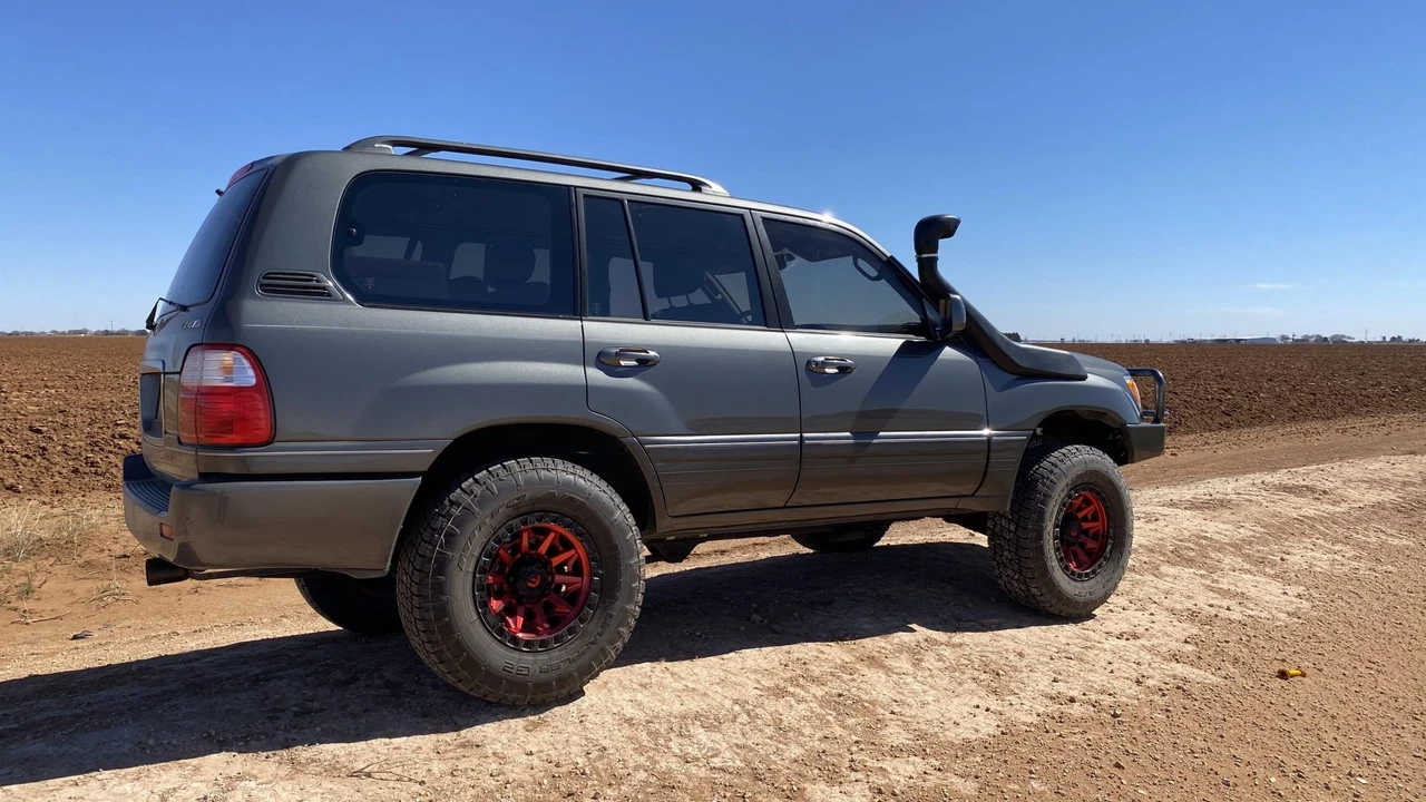 2002 Lexus LX 2nd Gen - Image 31 of 31