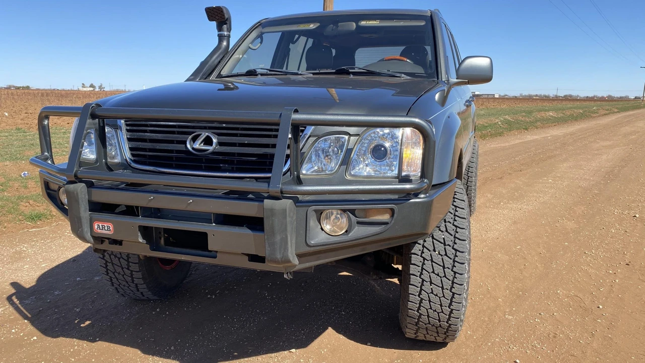 2002 Lexus LX 2nd Gen - Image 20 of 31