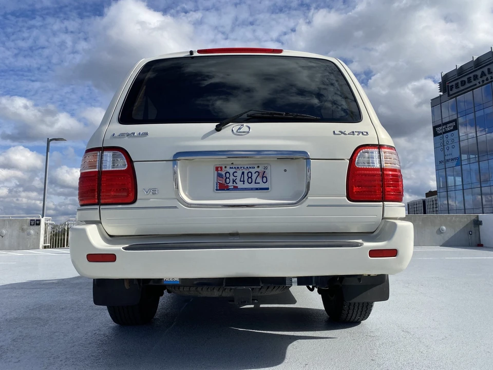 2002 Lexus LX 2nd Gen - Image 14 of 31