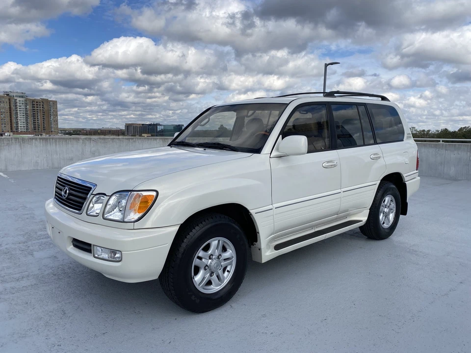 2002 Lexus LX 2nd Gen - Image 3 of 31