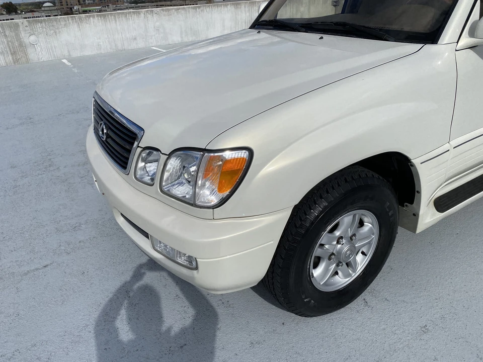 2002 Lexus LX 2nd Gen - Image 31 of 31