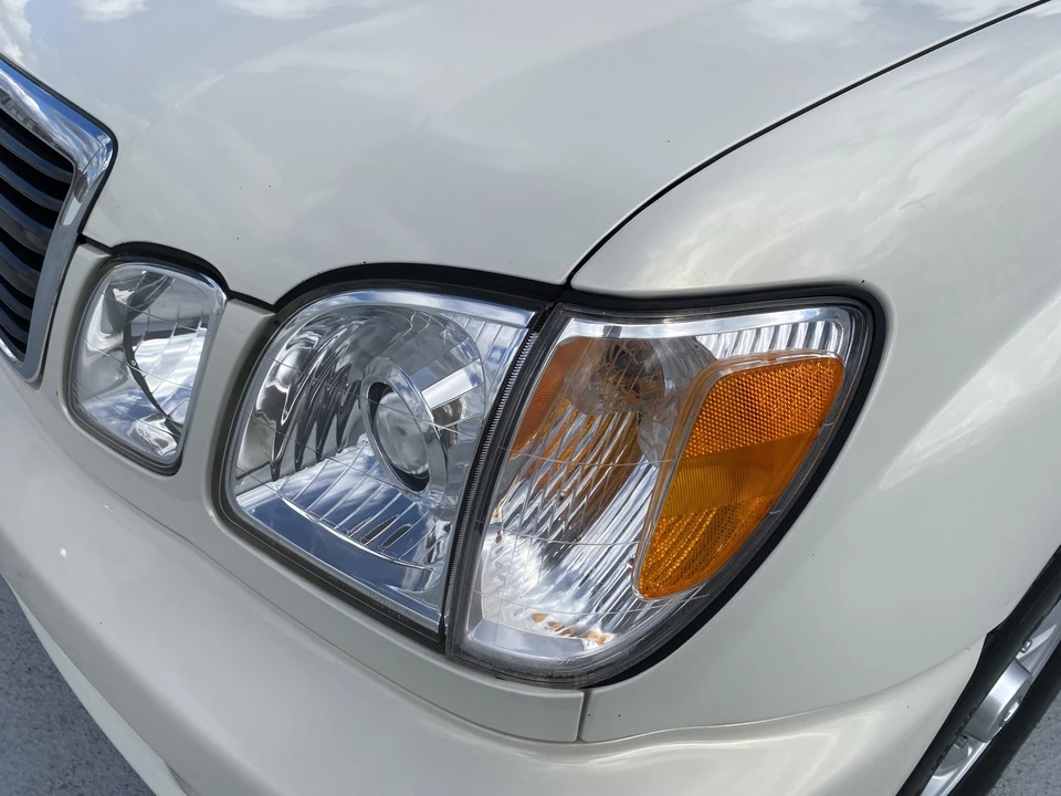 2002 Lexus LX 2nd Gen - Image 30 of 31