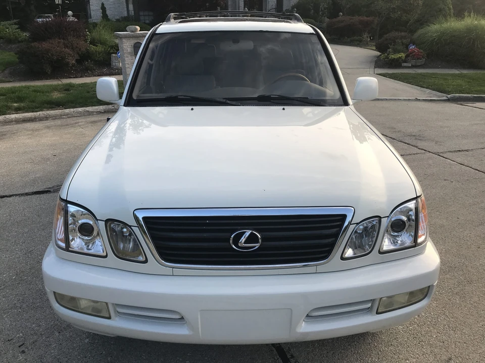 2002 Lexus LX 2nd Gen - Image 6 of 31