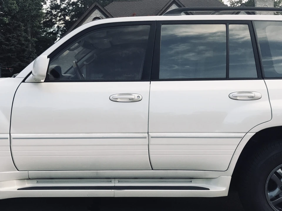 2002 Lexus LX 2nd Gen - Image 20 of 31