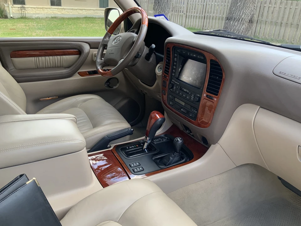 2002 Lexus LX 2nd Gen - Image 29 of 31