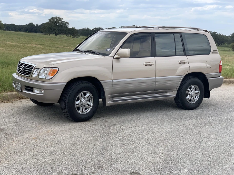 2002 Lexus LX 2nd Gen - Image 4 of 31