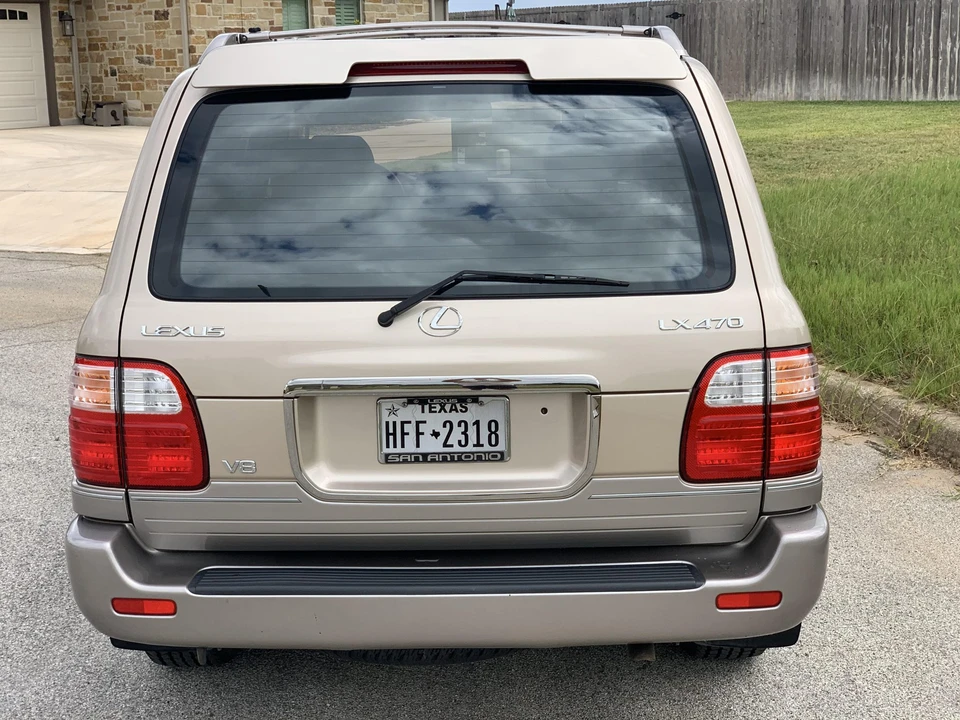 2002 Lexus LX 2nd Gen - Image 8 of 31