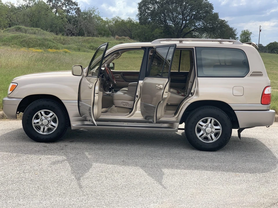 2002 Lexus LX 2nd Gen - Image 6 of 31