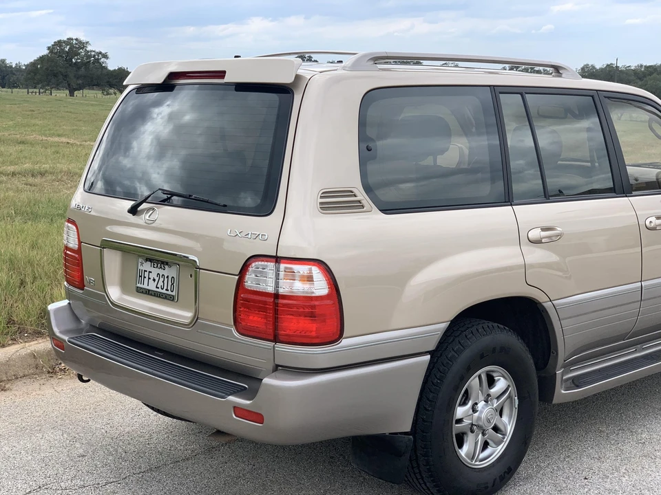 2002 Lexus LX 2nd Gen - Image 22 of 31
