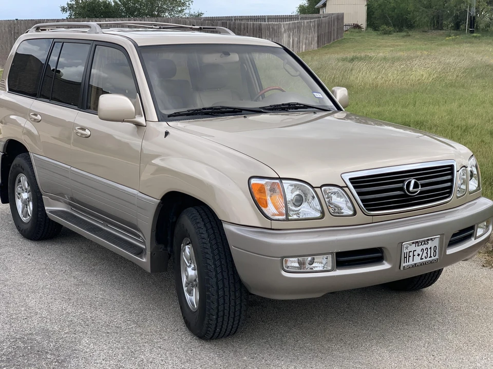 2002 Lexus LX 2nd Gen - Image 14 of 31