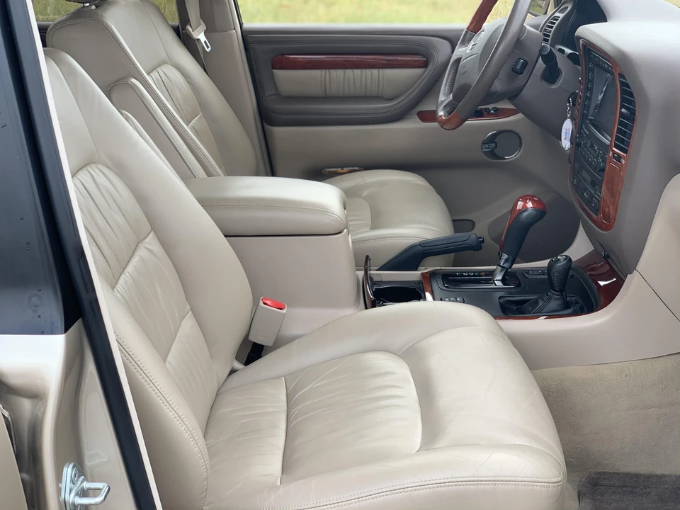 2002 Lexus LX 2nd Gen - Image 30 of 31