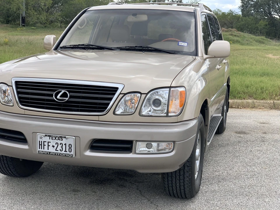 2002 Lexus LX 2nd Gen - Image 16 of 31
