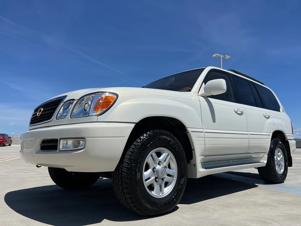 2002 Lexus LX 2nd Gen - Image 6 of 31