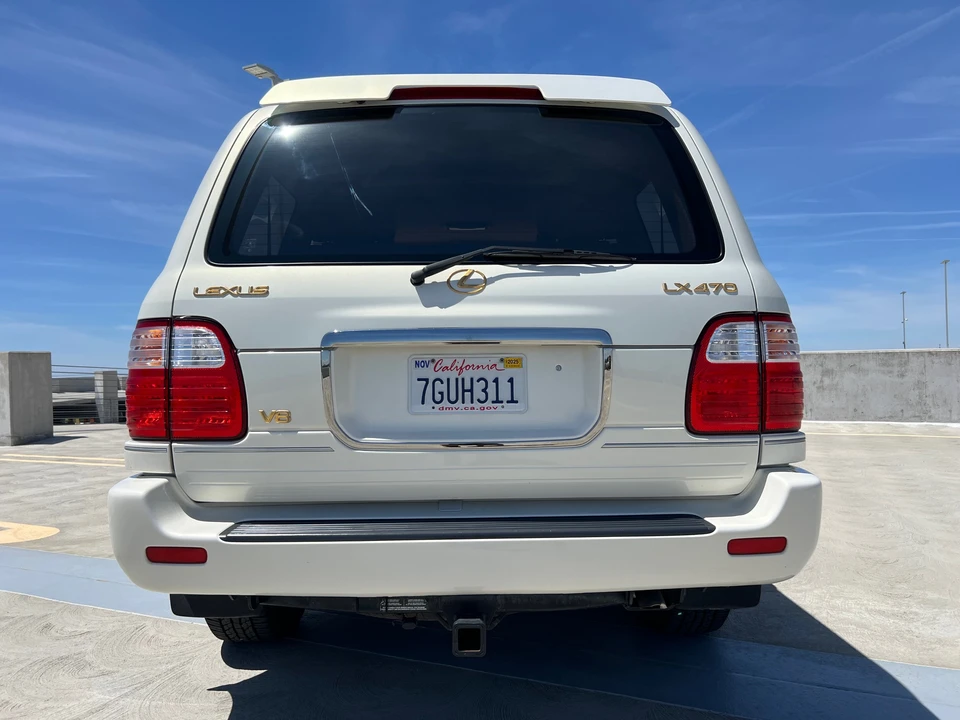 2002 Lexus LX 2nd Gen - Image 25 of 31