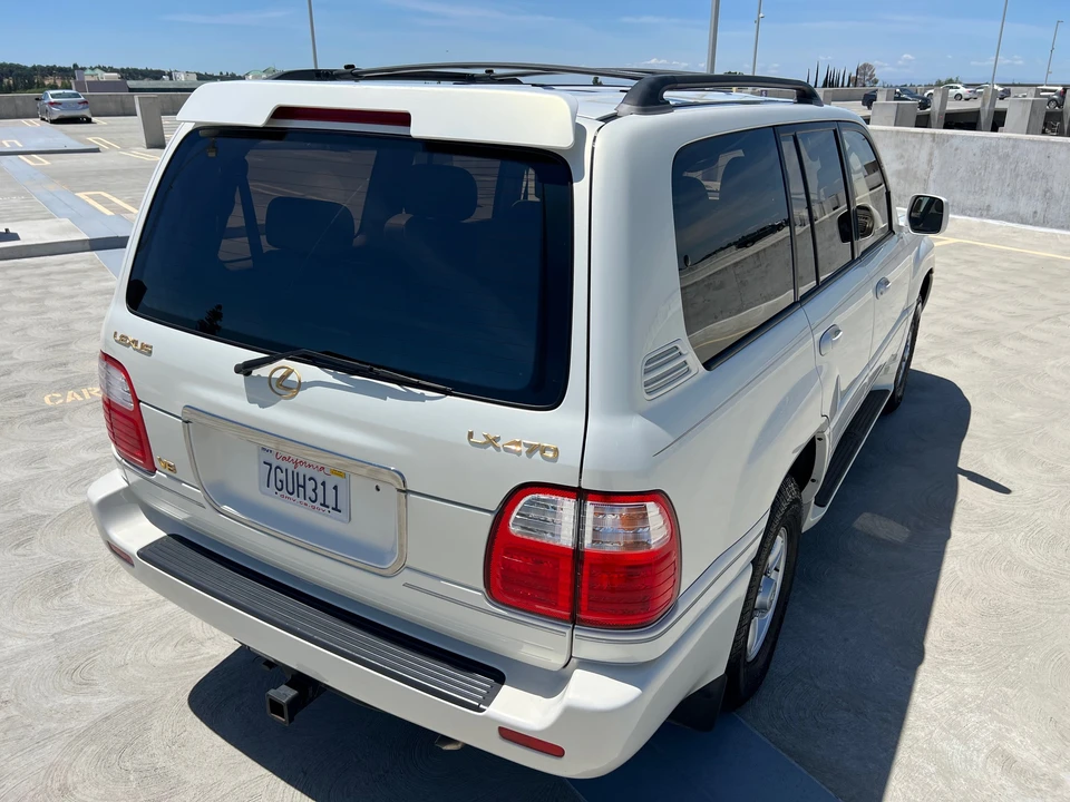 2002 Lexus LX 2nd Gen - Image 27 of 31