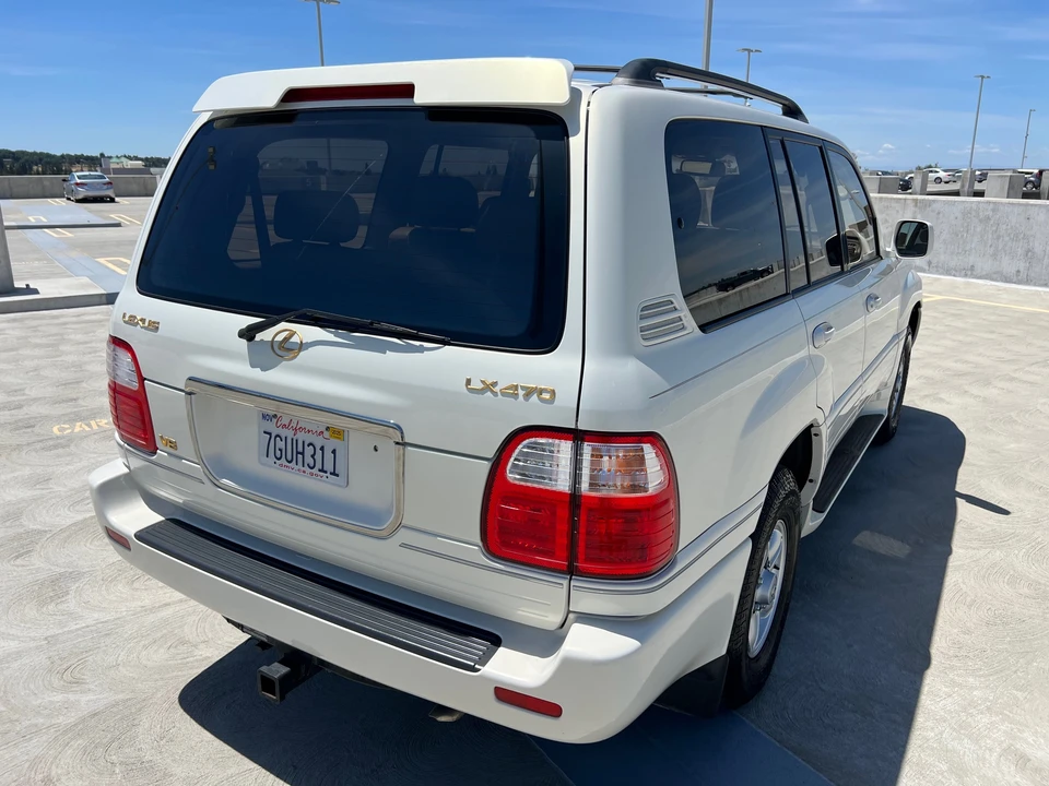 2002 Lexus LX 2nd Gen - Image 28 of 31