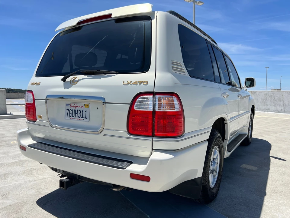 2002 Lexus LX 2nd Gen - Image 29 of 31