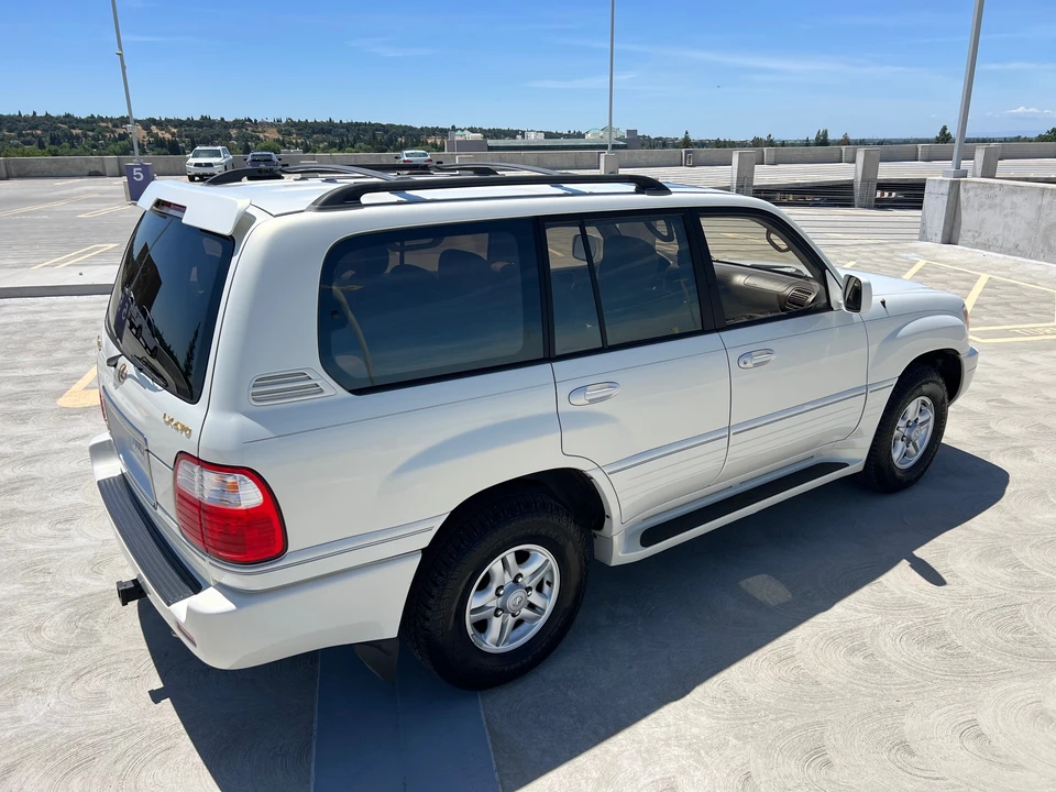 2002 Lexus LX 2nd Gen - Image 30 of 31
