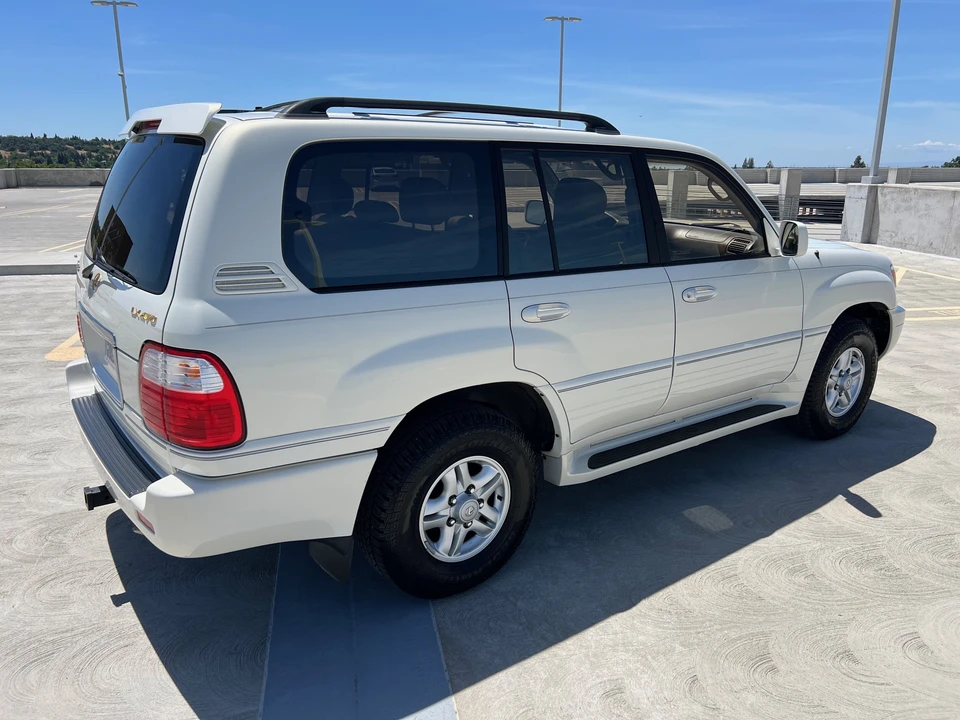2002 Lexus LX 2nd Gen - Image 31 of 31
