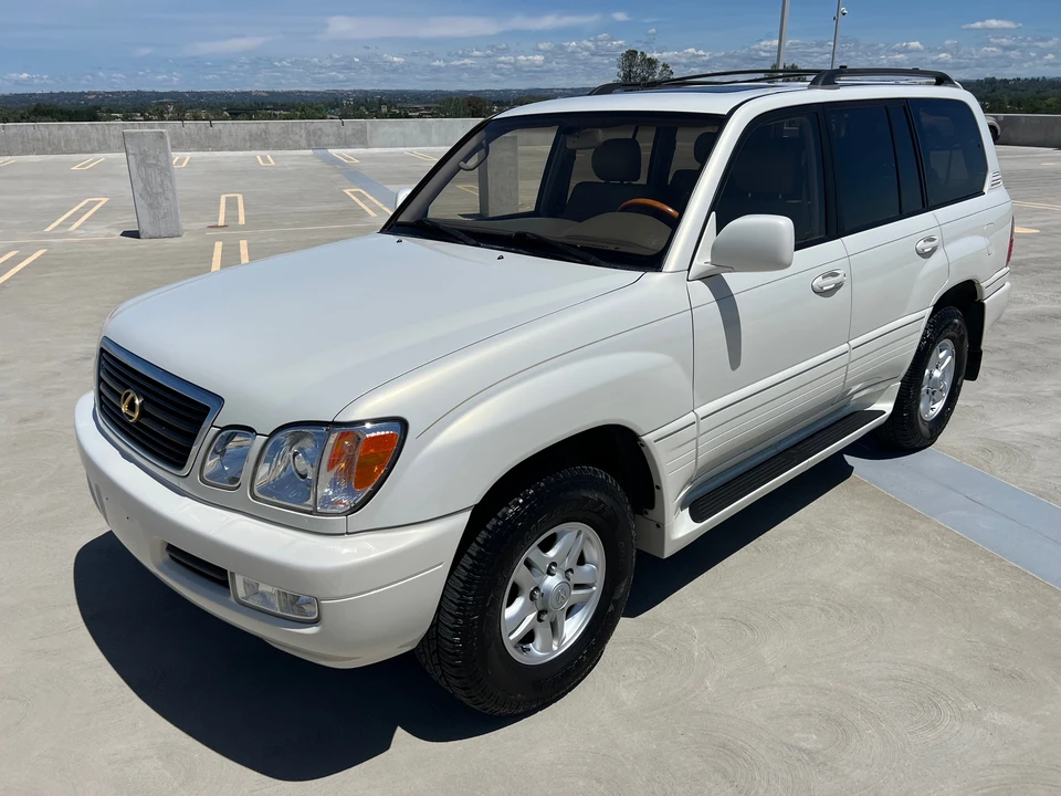 2002 Lexus LX 2nd Gen - Image 3 of 31