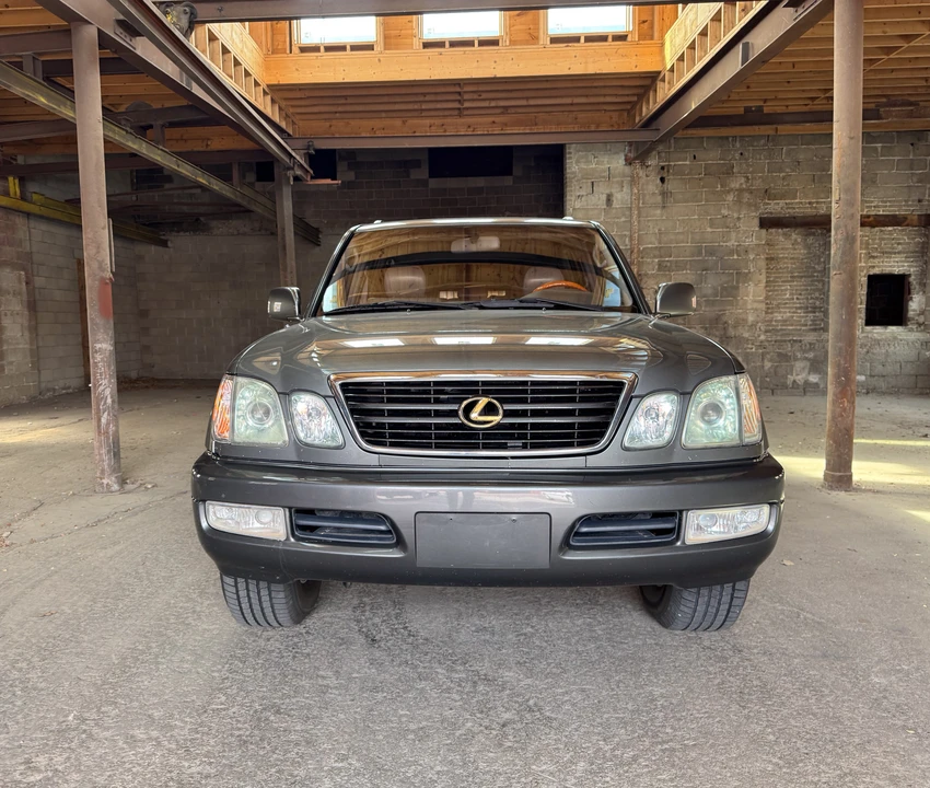 2002 Lexus LX 2nd Gen - Image 31 of 31