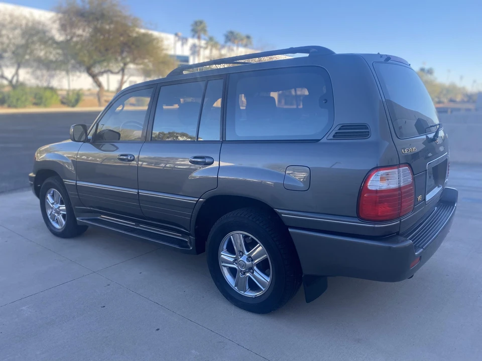 2002 Lexus LX 2nd Gen - Image 7 of 31