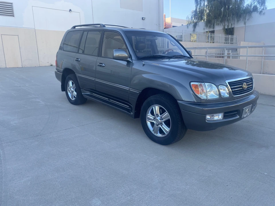 2002 Lexus LX 2nd Gen - Image 20 of 31