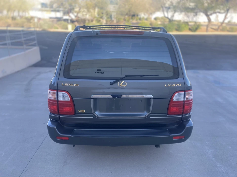 2002 Lexus LX 2nd Gen - Image 13 of 31
