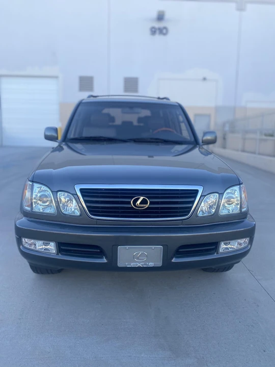 2002 Lexus LX 2nd Gen - Image 26 of 31