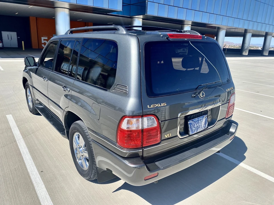 2002 Lexus LX 2nd Gen - Image 8 of 31