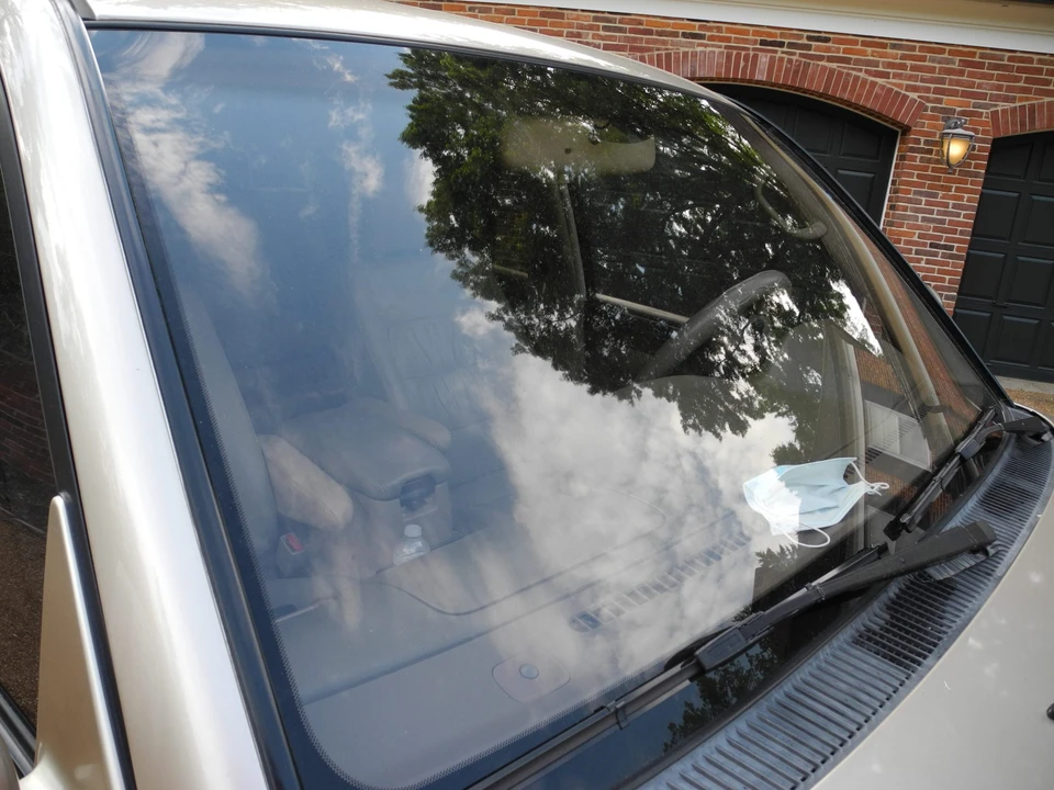 2002 Lexus LX 2nd Gen - Image 19 of 31