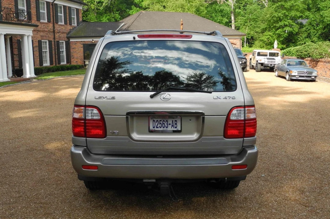 2002 Lexus LX 2nd Gen - Image 5 of 31
