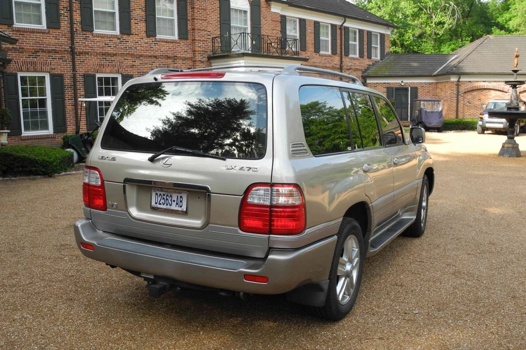 2002 Lexus LX 2nd Gen - Image 6 of 31