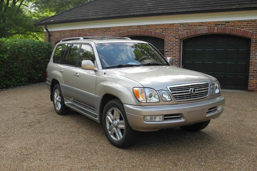 2002 Lexus LX 2nd Gen - Image 8 of 31