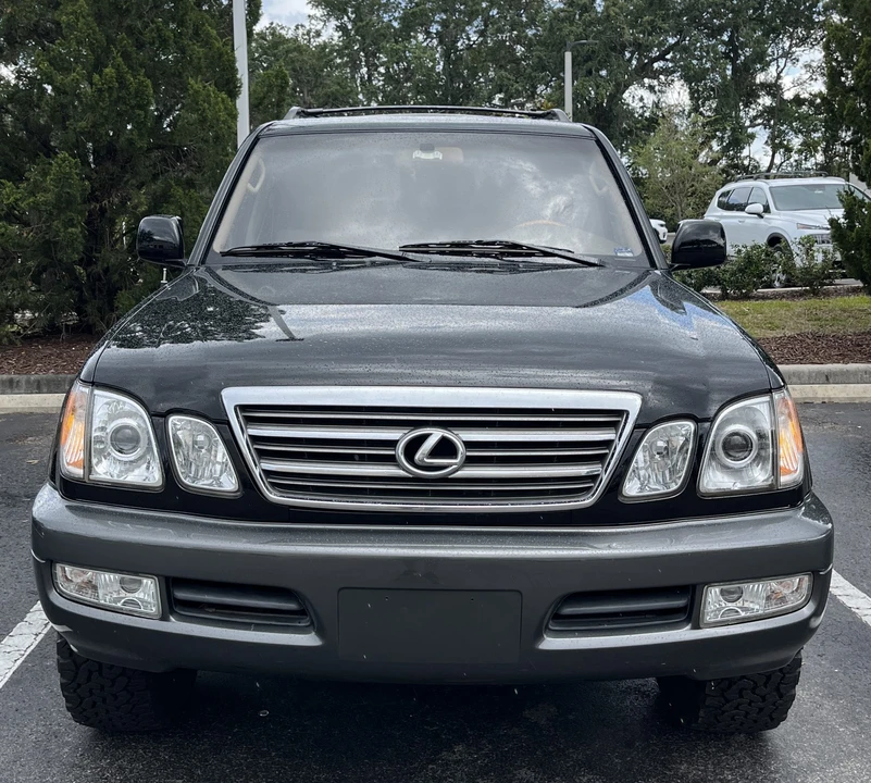 2002 Lexus LX 2nd Gen - Image 3 of 31