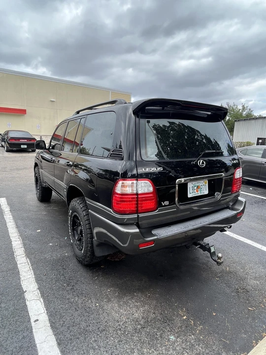 2002 Lexus LX 2nd Gen - Image 8 of 31