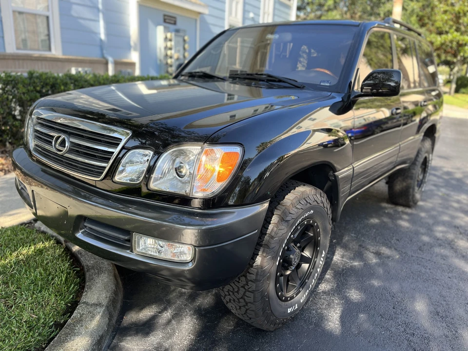2002 Lexus LX 2nd Gen - Image 6 of 31