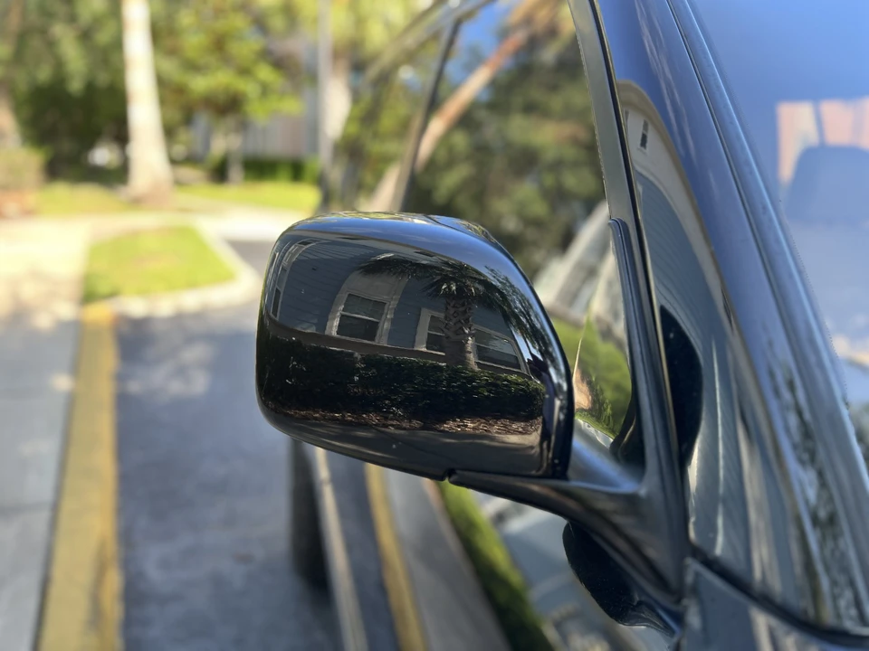 2002 Lexus LX 2nd Gen - Image 22 of 31