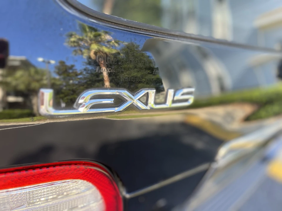 2002 Lexus LX 2nd Gen - Image 17 of 31