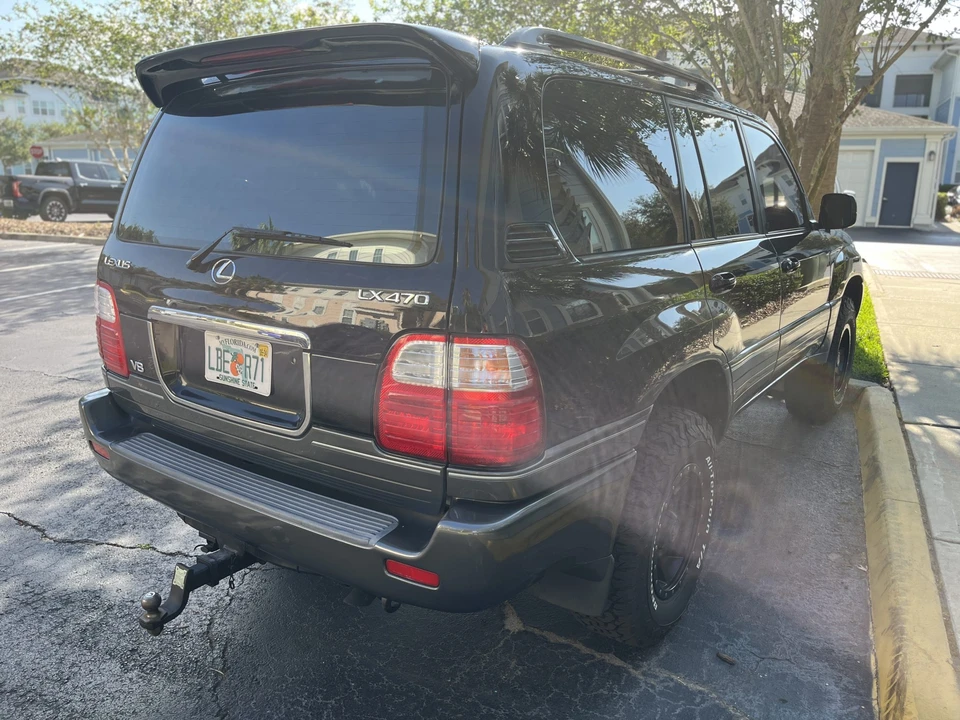 2002 Lexus LX 2nd Gen - Image 13 of 31