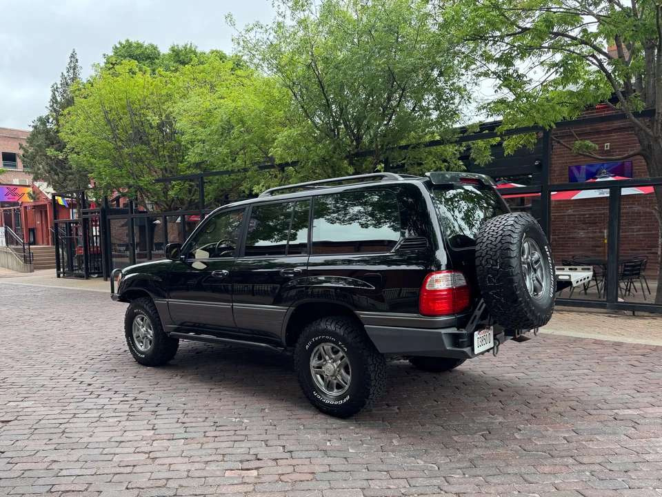 2002 Lexus LX 2nd Gen - Image 5 of 31