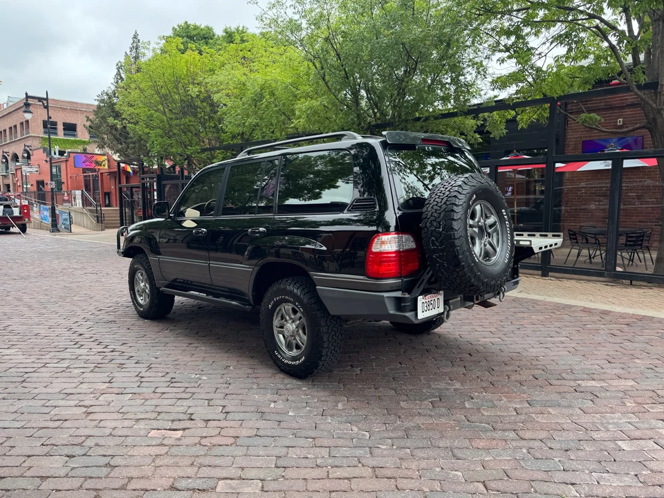 2002 Lexus LX 2nd Gen - Image 6 of 31