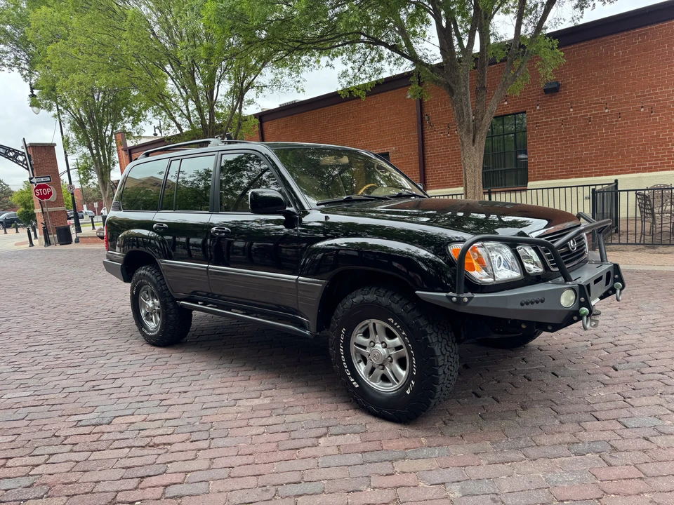 2002 Lexus LX 2nd Gen - Image 12 of 31