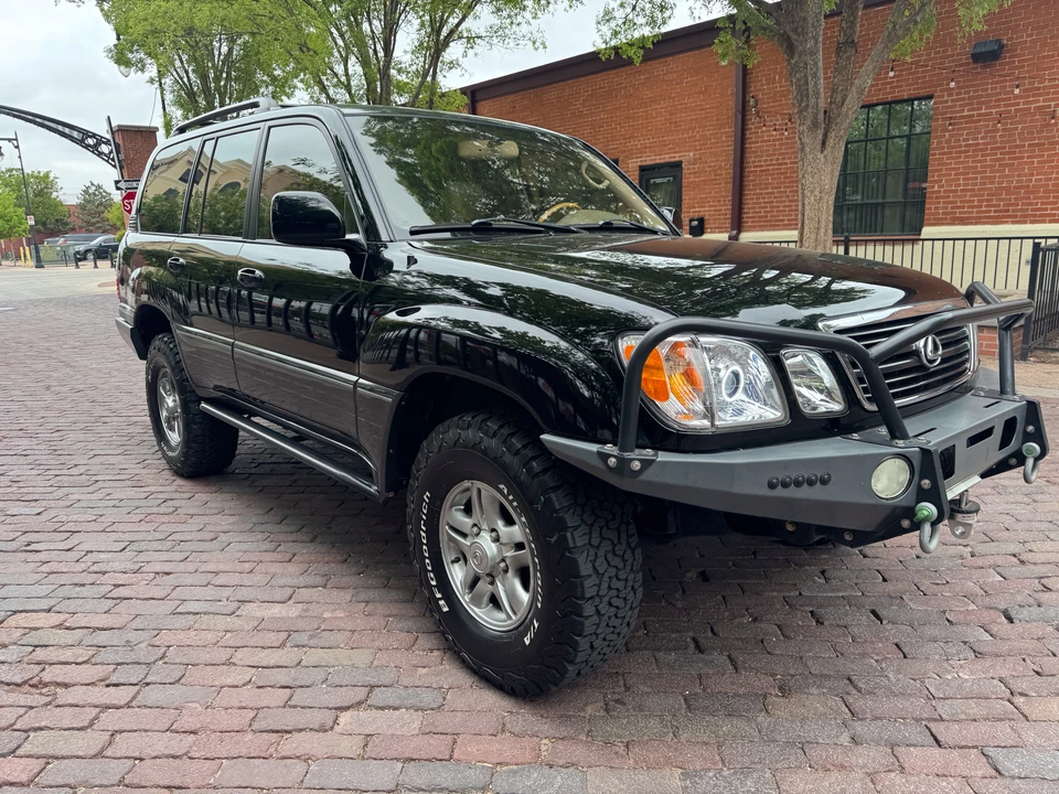 2002 Lexus LX 2nd Gen - Image 13 of 31