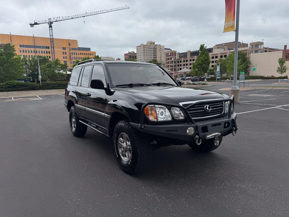 2002 Lexus LX 2nd Gen - Image 14 of 31