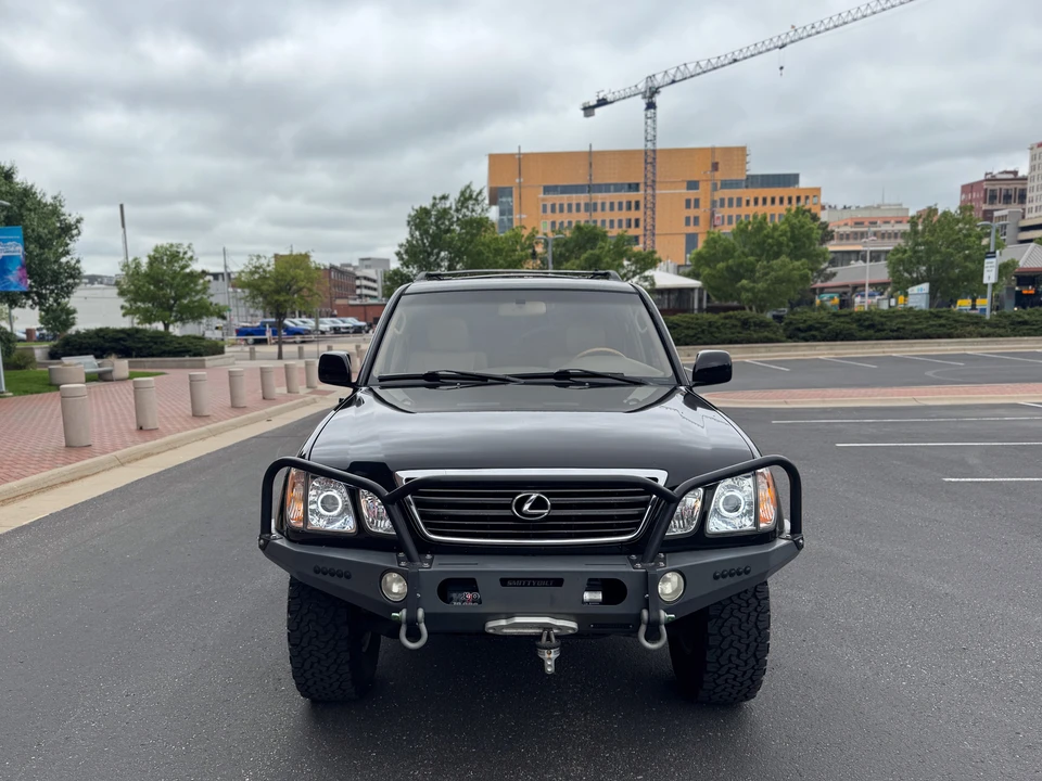 2002 Lexus LX 2nd Gen - Image 18 of 31