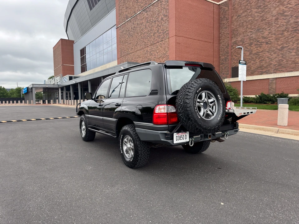 2002 Lexus LX 2nd Gen - Image 31 of 31