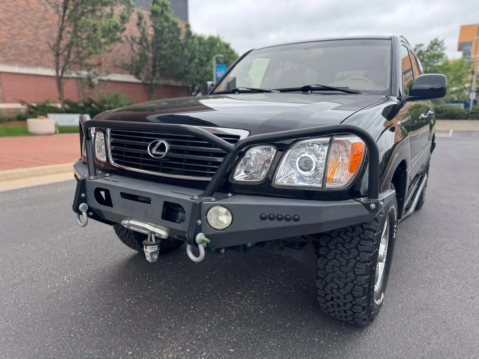 2002 Lexus LX 2nd Gen - Image 19 of 31